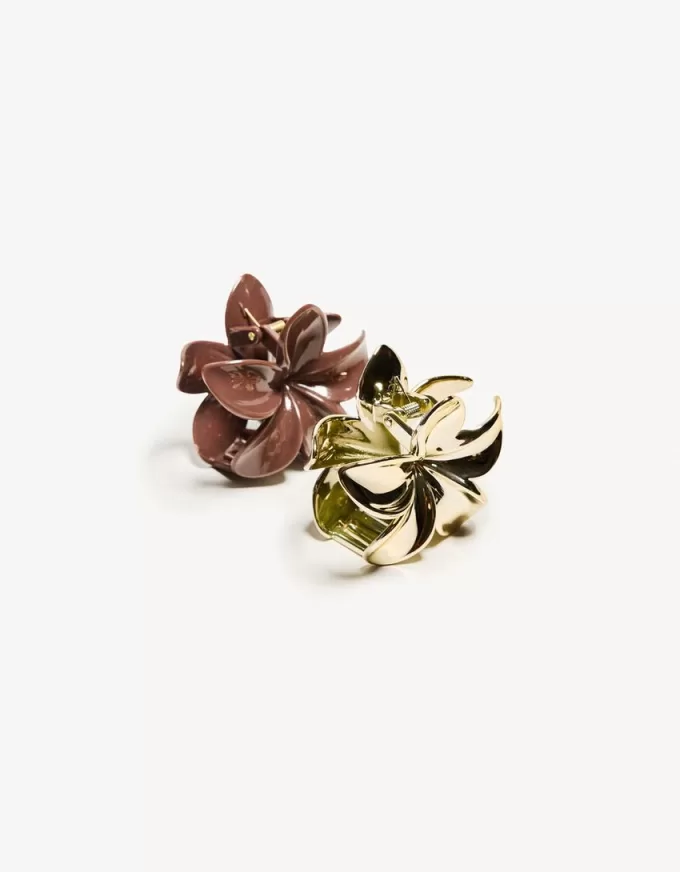 2-pack med metalliska blomma hårspännen 2-pack med metalliska blomma hårspännen