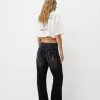 90-talsjeans med breda ben 90-talsjeans med breda ben