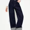90-talsjeans med vida ben och uppvikbara fållar 90-talsjeans med vida ben och uppvikbara fållar
