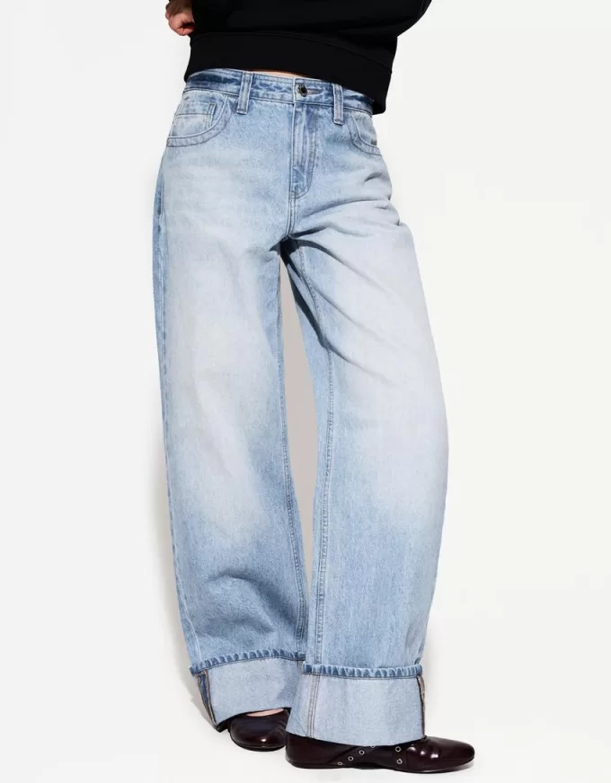 90-talsjeans med vida ben och uppvikbara fållar 90-talsjeans med vida ben och uppvikbara fållar