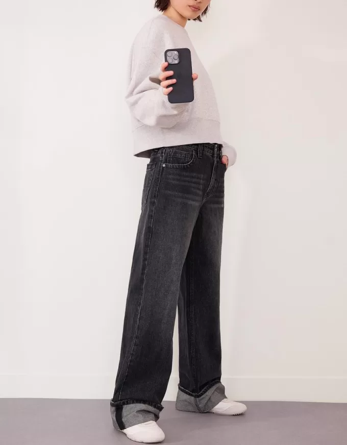 90-talsjeans med vida ben och uppvikbara fållar 90-talsjeans med vida ben och uppvikbara fållar