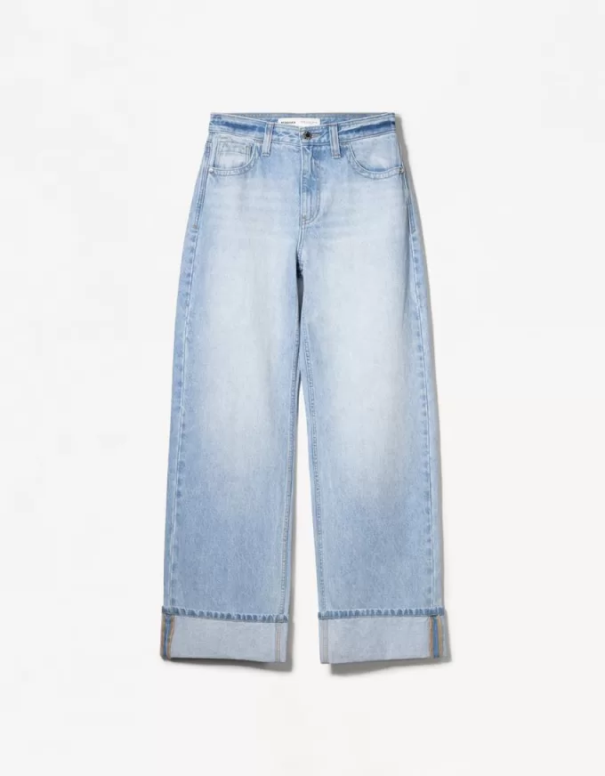 90-talsjeans med vida ben och uppvikbara fållar 90-talsjeans med vida ben och uppvikbara fållar
