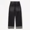90-talsjeans med vida ben och uppvikbara fållar 90-talsjeans med vida ben och uppvikbara fållar
