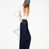 90-talsjeans med vida ben och uppvikbara fållar 90-talsjeans med vida ben och uppvikbara fållar