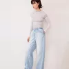 90-talsjeans med vida ben och uppvikbara fållar 90-talsjeans med vida ben och uppvikbara fållar