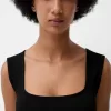 Ärmlös T-shirt med fyrkantig halsringning Ärmlös T-shirt med fyrkantig halsringning