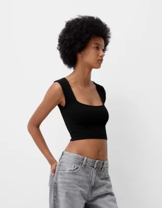 Ärmlös T-shirt med fyrkantig halsringning