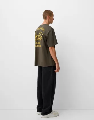 Avslappnad passform kortärmad broderad T-shirt
