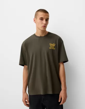 Avslappnad passform kortärmad broderad T-shirt