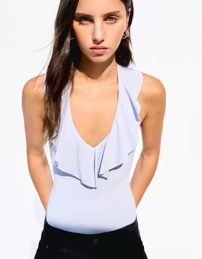 BERSHKA SERIEN draperad body med remmar BERSHKA SERIEN draperad body med remmar
