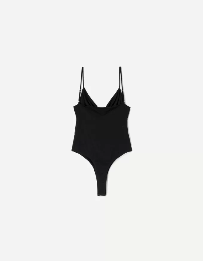 BERSHKA SERIEN draperad body med remmar BERSHKA SERIEN draperad body med remmar