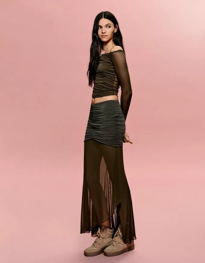 BERSHKA SERIEN långärmad T-shirt i tyll med rynkad tyll BERSHKA SERIEN långärmad T-shirt i tyll med rynkad tyll