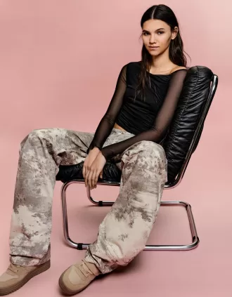 BERSHKA SERIEN långärmad T-shirt i tyll med rynkad tyll