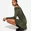 BERSHKA SERIEN volang långärmad miniklänning BERSHKA SERIEN volang långärmad miniklänning