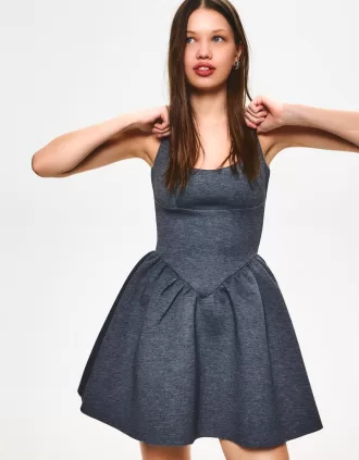 BERSHKA SERIEN voluminös kjolklänning i neopreneffekt