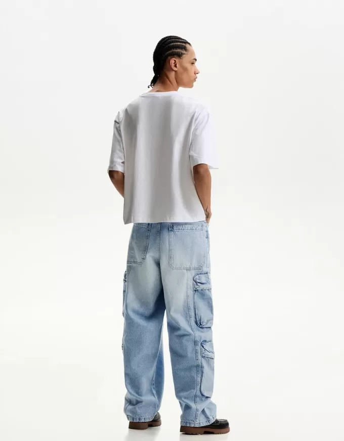 Baggy jeans med flera laster