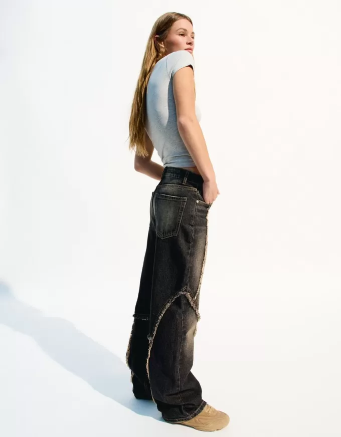 Baggy jeans med fransar Baggy jeans med fransar