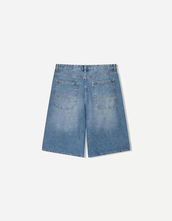 Bermudashorts för skejtare i jeans Bermudashorts för skejtare i jeans
