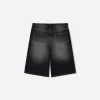 Bermudashorts för skejtare i jeans Bermudashorts för skejtare i jeans