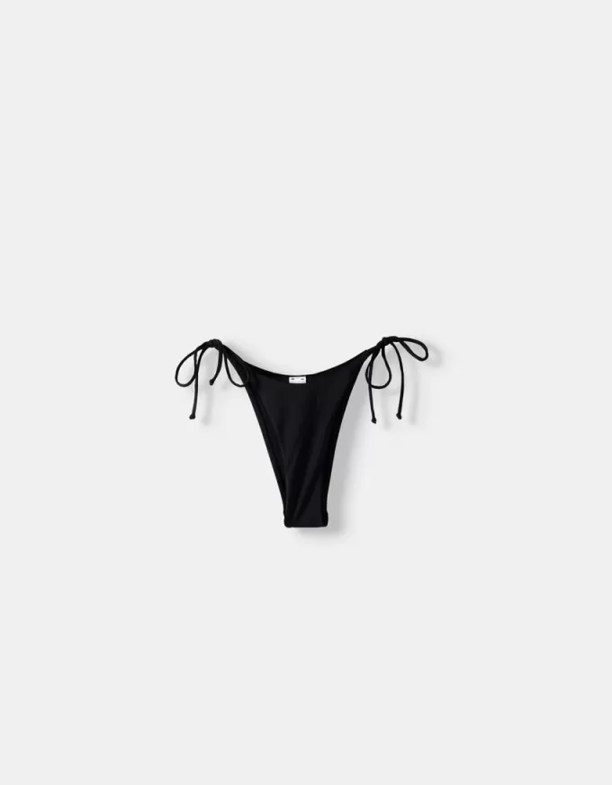 Bikinitrosa med tunna remmar Bikinitrosa med tunna remmar