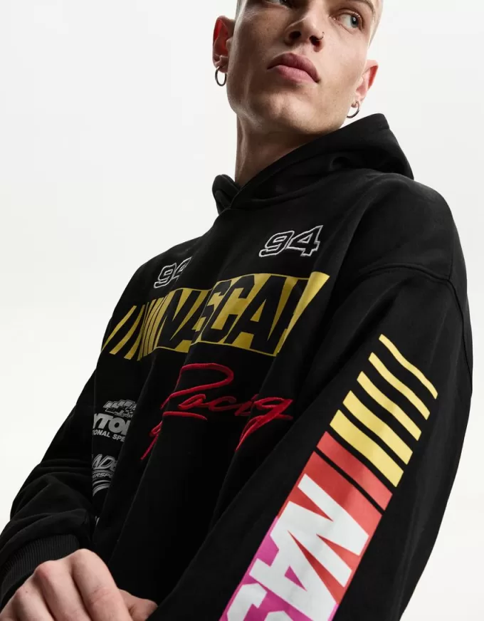 Boxig huvtröja med Nascar-tryck Boxig huvtröja med Nascar-tryck