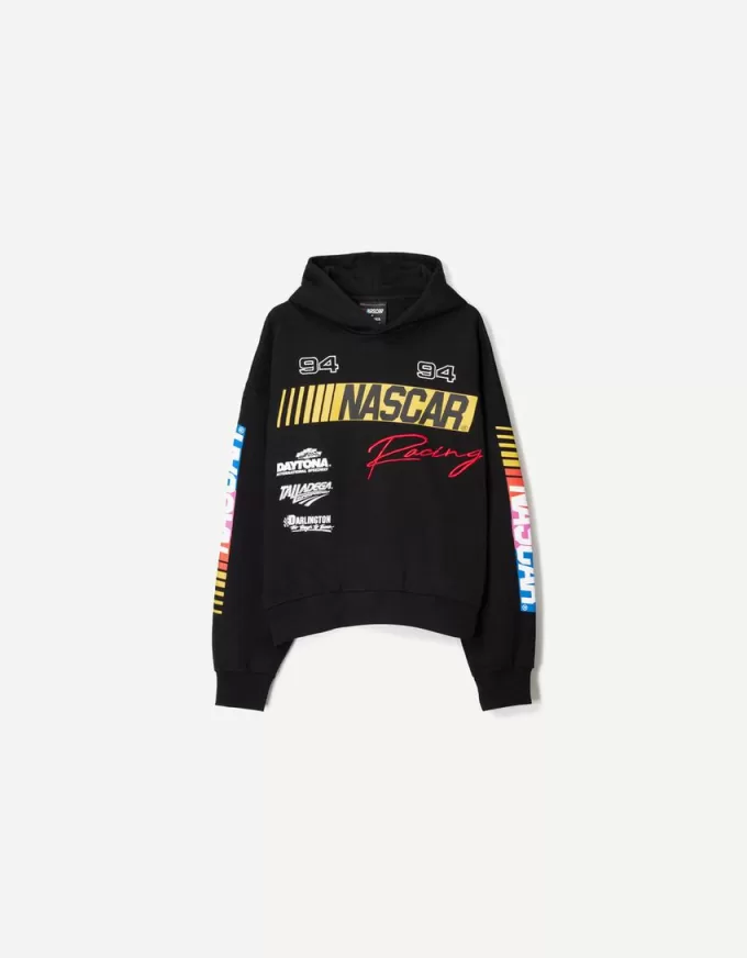 Boxig huvtröja med Nascar-tryck Boxig huvtröja med Nascar-tryck