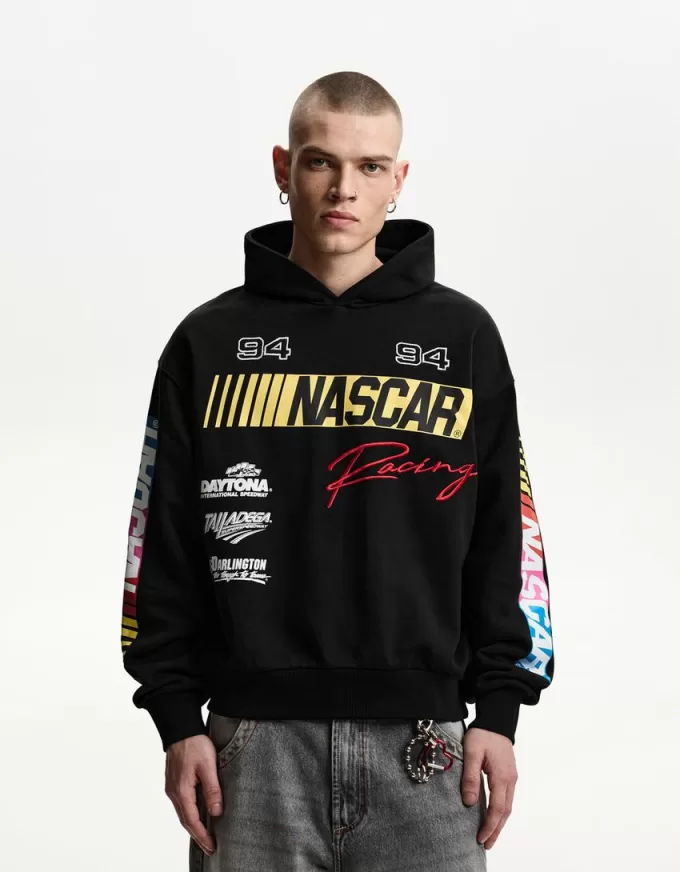 Boxig huvtröja med Nascar-tryck Boxig huvtröja med Nascar-tryck