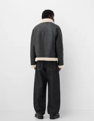 Boxy fit jacka i skinneffekt