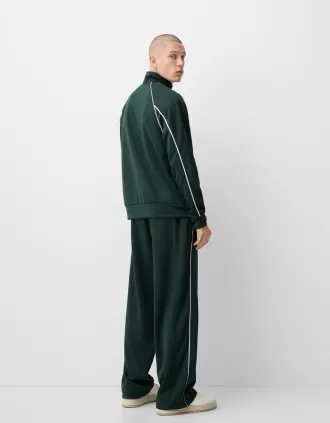 Broderad interlock-jacka