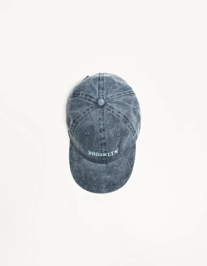 Broderad keps Broderad keps