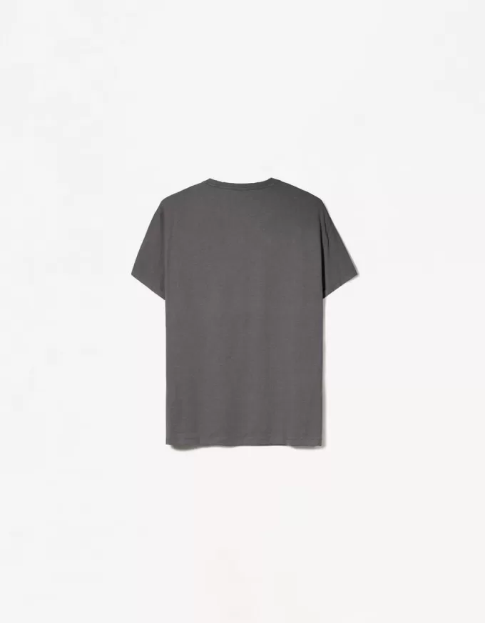 Broderad kortärmad upprullbar T-shirt Broderad kortärmad upprullbar T-shirt