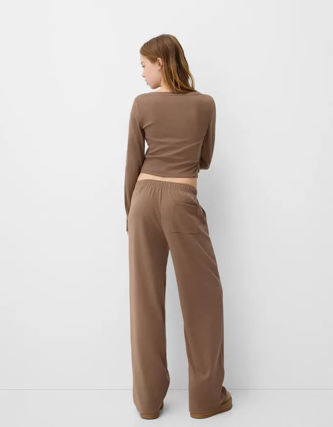 Byxor med rak passform