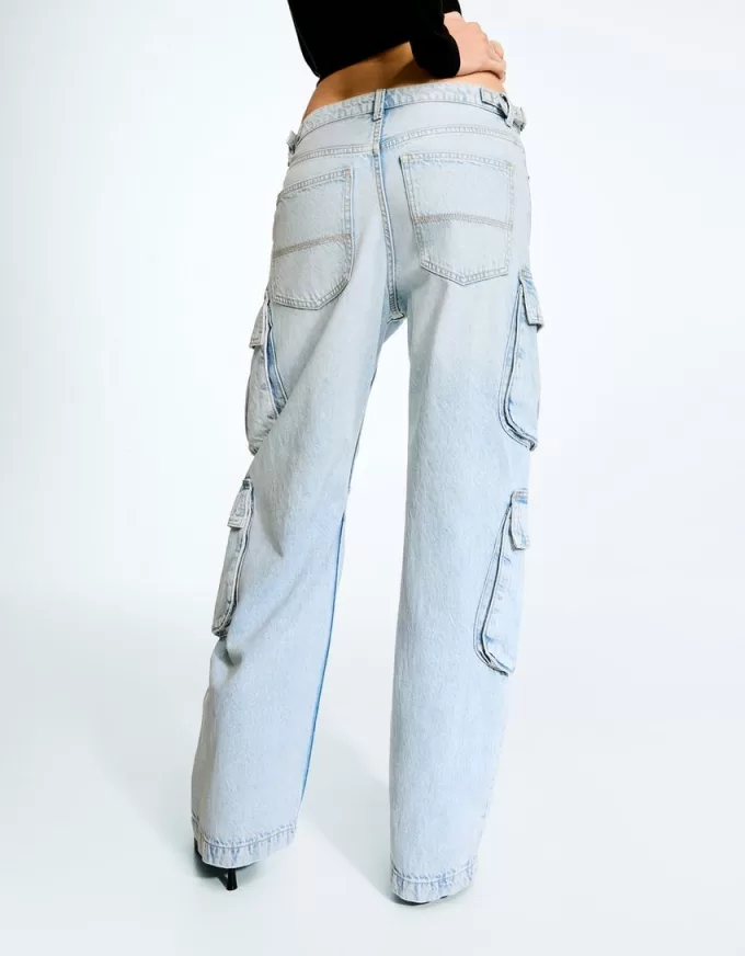 Cargojeans med flera fickor Cargojeans med flera fickor