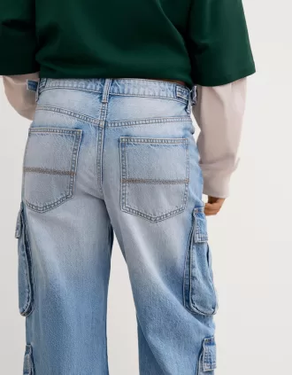 Cargojeans med flera fickor