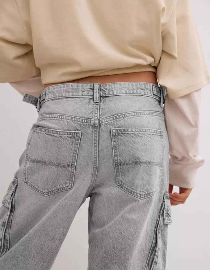 Cargojeans med flera fickor Cargojeans med flera fickor