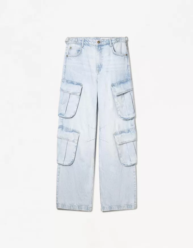 Cargojeans med flera fickor Cargojeans med flera fickor