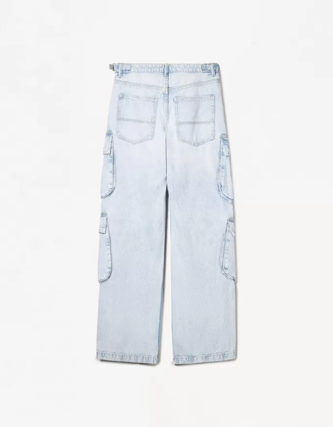Cargojeans med flera fickor Cargojeans med flera fickor