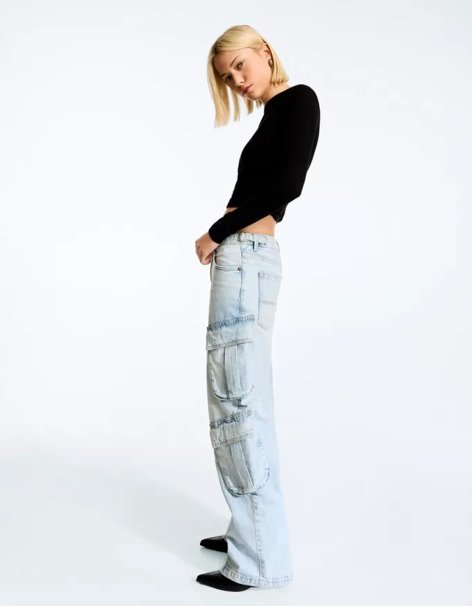 Cargojeans med flera fickor Cargojeans med flera fickor