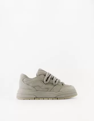 Chunky skater sneakers