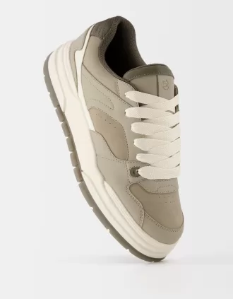 Chunky sneakers