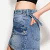 Denim cargo kjol med remmar