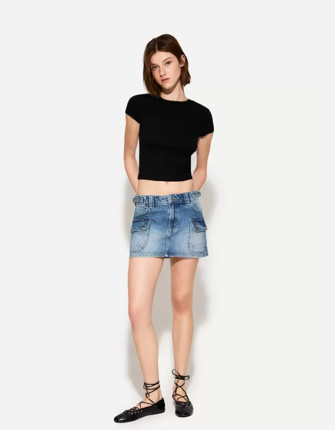 Denim cargo kjol med remmar