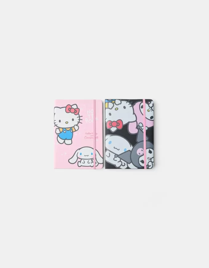 Ett paket med Hello Kitty and Friends-anteckningsböcker Ett paket med Hello Kitty and Friends-anteckningsböcker