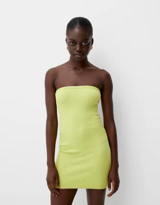 Flätad off-shoulder miniklänning