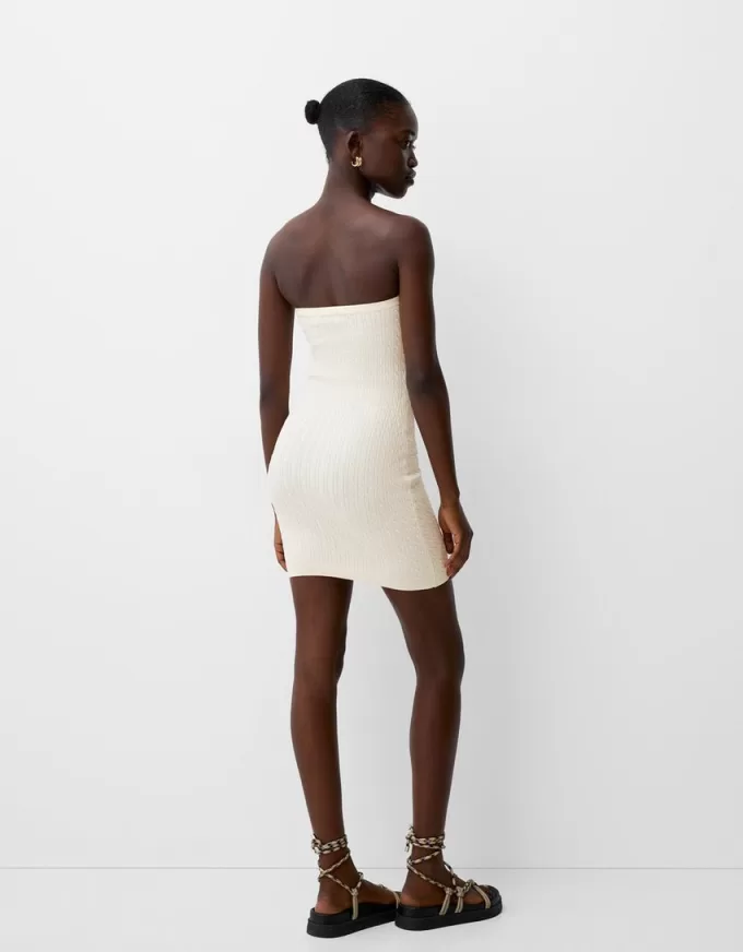 Flätad off-shoulder miniklänning Flätad off-shoulder miniklänning