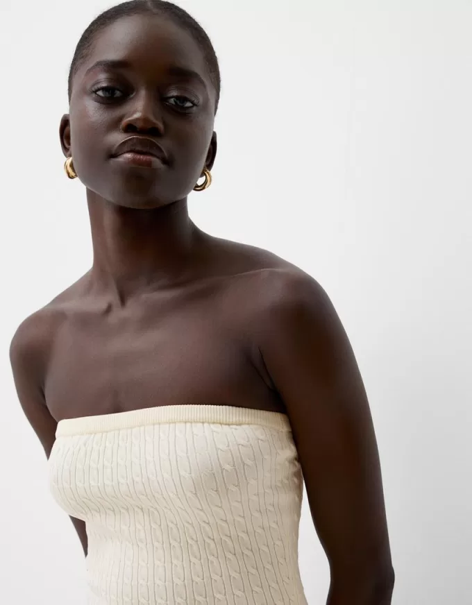 Flätad off-shoulder miniklänning Flätad off-shoulder miniklänning