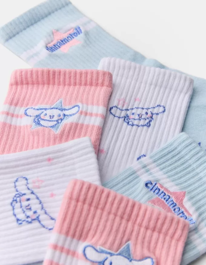 Förpackning med 3 Cinnamoroll strumpor Förpackning med 3 Cinnamoroll strumpor