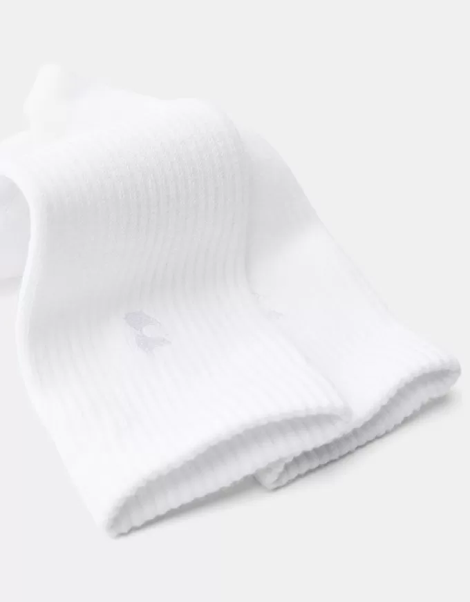 Förpackning med 3 broderade strumpor Förpackning med 3 broderade strumpor