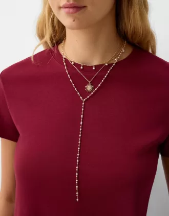 Förpackning med 3 hängande halsband