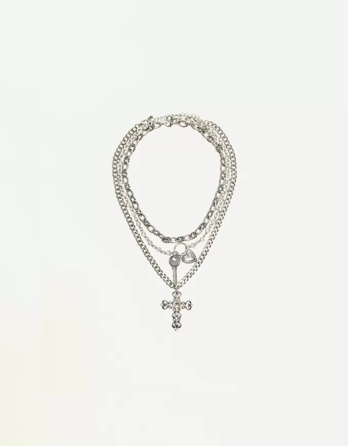 Förpackning med 3 hängande halsband Förpackning med 3 hängande halsband